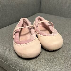 Crocs kids girls pink fuzzy lined Mary Jane clogs